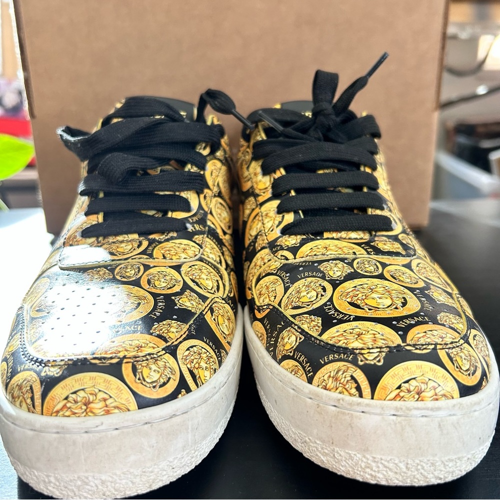 Versace Limited Edition Sneakers size 42